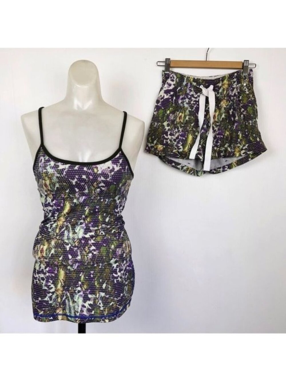 Lululemon Power Y Multi colored green Amala tank and shorts set size 4